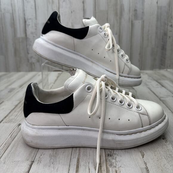 Alexander McQueen Women's Oversized Sneakers Sz 38 US 8 White/Black 553770 - Picture 1 of 14
